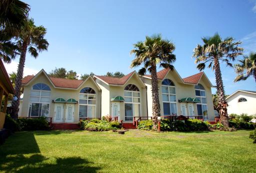 Old Man And Sea - Housity