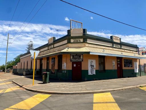 Main Reef Hotel - Housity