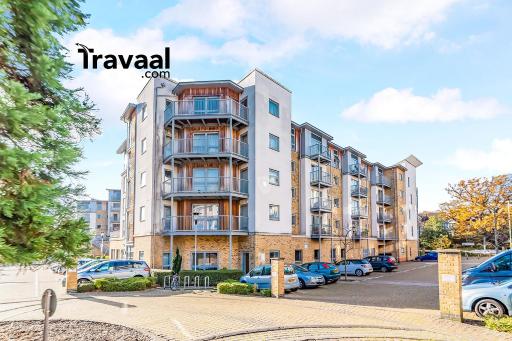 Travaal.©om - 2 Bed Serviced Apartment Farnborough - Housity