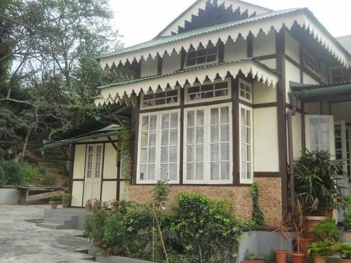 Cafe Shillong Bed and Breakfast - Housity