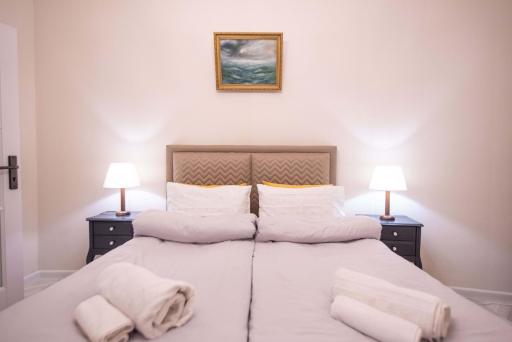 Old Town-Booking Apartment - Housity