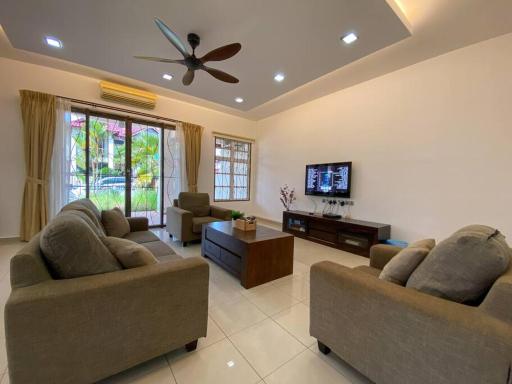 Teluk Cempedak Semi-D House 19Pax By Iconique - Housity