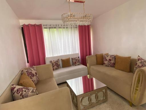 9DR 3-Bedroom Apartment Near Monumental Area - Housity
