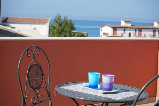 TorrediGaffe Home, una casa nella piazzetta del borgo a due passi dal mare - Housity