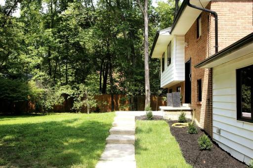 Modern Farmhouse - Housity