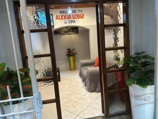 ALEXIA LODGE & SPA - Housity