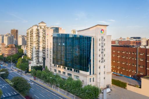 Gem Flower Hotel - North Bund - Housity