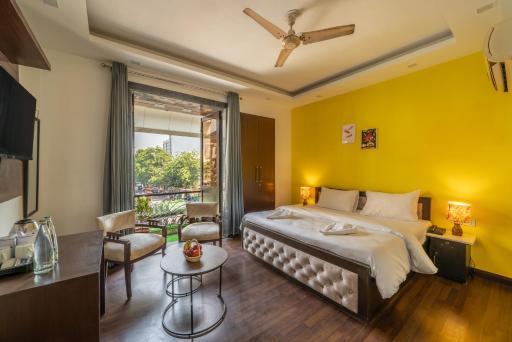 Lime Boutique B&B GK-1 at Kailash Colony Metro , Greater Kailash near Eros Hotel Nehru Place - Housity
