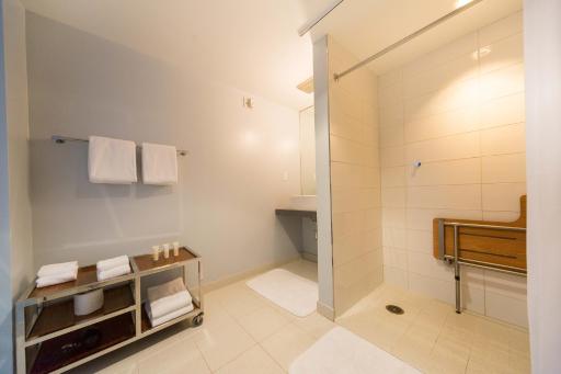 Tower 23 Hotel - Housity