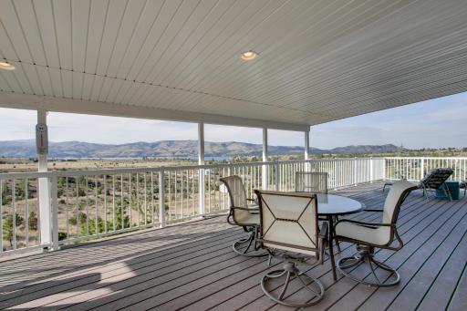 Spacious Canyon Ferry Lake House with Bar and Views! - Housity