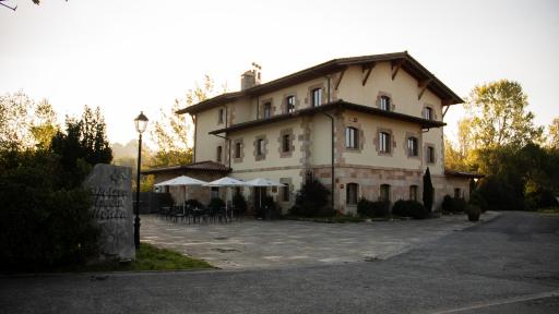 OLATZEA LANDA HOTELA - Housity