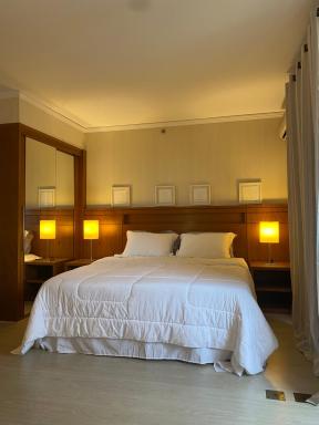 Flat particular no Radisson Blu Faria Lima Ap 1802 - Hizvo