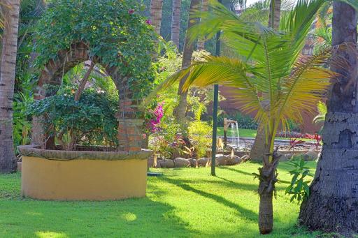 Hermoso alojamiento en los Tules, frente al mar en medio de hermosos jardines, es Unico!!! - Housity