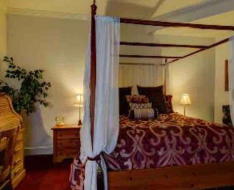 The Currier Inn - Housity