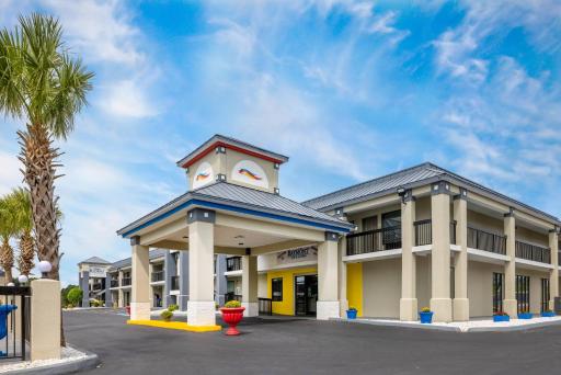 Baymont Inn & Suites Covington - Housity