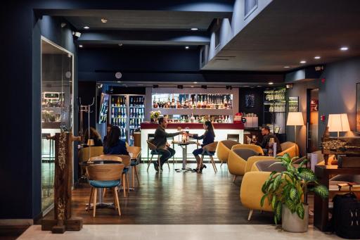 Peakture Hotel - Housity