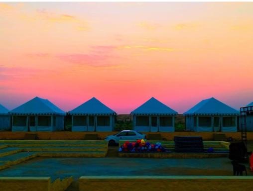 Living Desert Camp - Housity