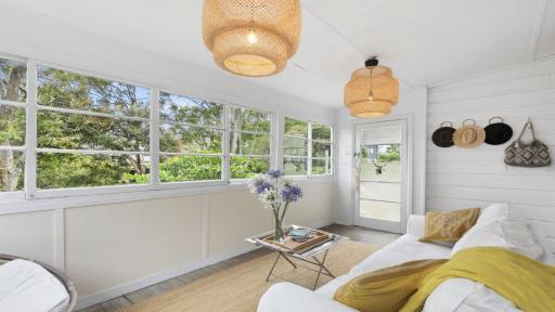 The Bearhouse at Pretty Beach - Housity