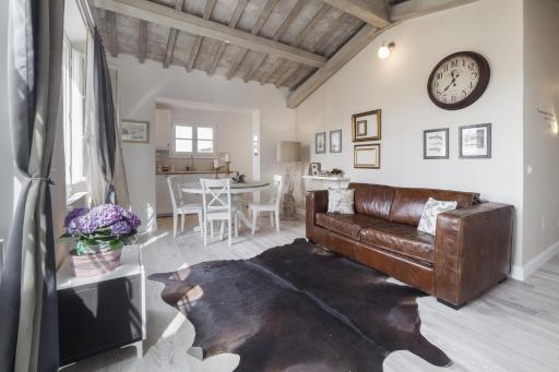Firenze top-floor flat close to Arno - Housity