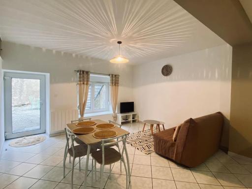 Appartement au centre-ville avec cour - Housity