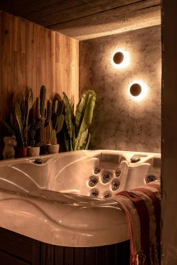 OBERŻA POD RÓŻĄ restauracja, sauny, jacuzzi - Housity