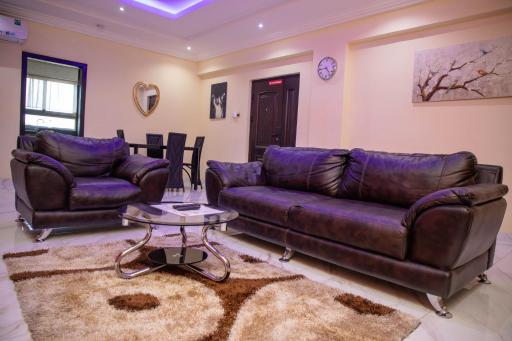 Executive One Bedroom Furnished Apartment - Housity