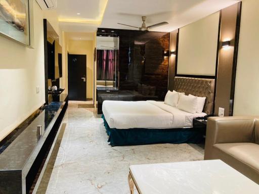 Hotel Aman Palace - Housity
