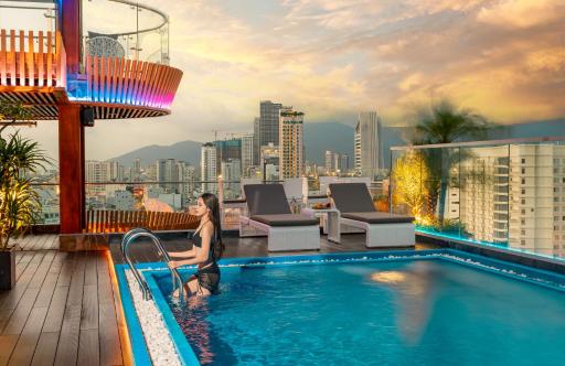 Mercy Emerald Hotel - Housity