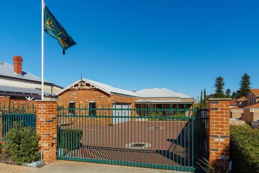 Durham Lodge Bed & Breakfast - Housity