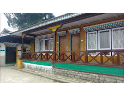 Lamthang Eco Hut Resort, Pelling - Housity