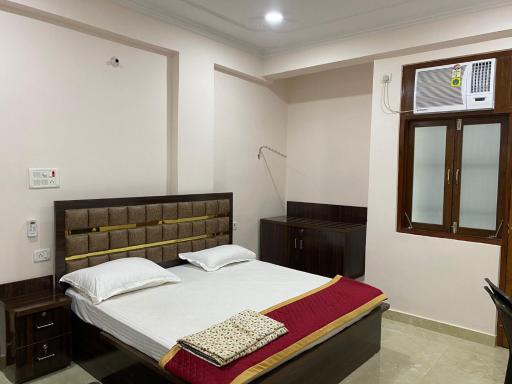 Shri Ram Paying Guest House - Housity