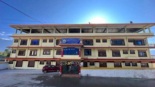 Hotel Kalawangpo - Housity