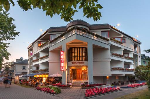 Tauras Center Hotel - Housity