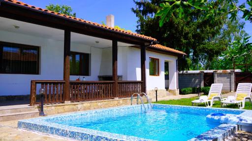 Вила Нолан с басейн - Villa Nolan with private pool - Housity
