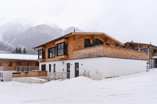 Chalet Vega - Arlberg Holiday Home - Housity