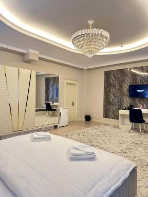 Nur Makon Hotel - Housity