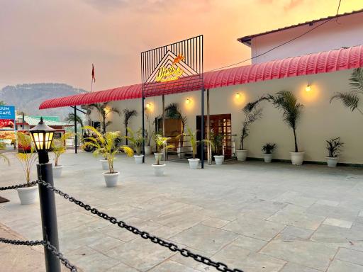 Divine by The Lake Hill - Housity
