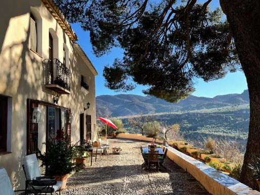 Cortijo El Pino Retreat - Housity