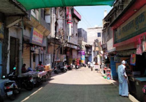 Hotel Amba Amravati - Housity