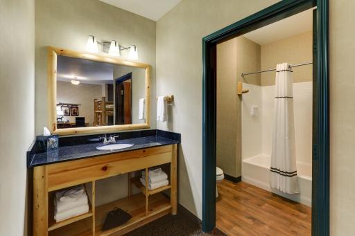 Stoney Creek Hotel Sioux City - Housity