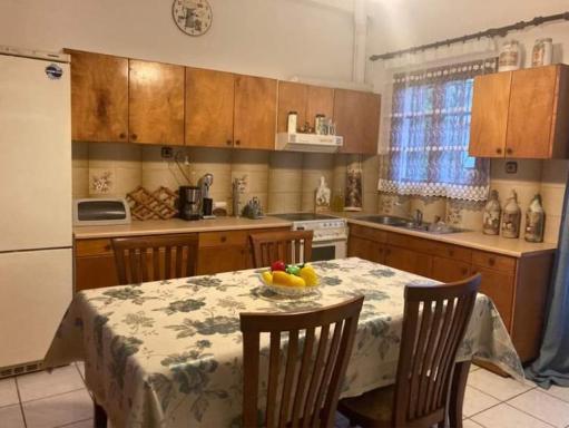 Apartment with Garden - Housity