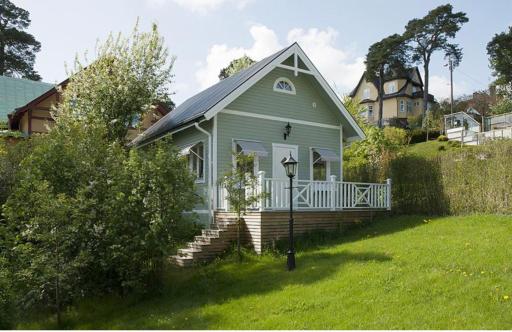 Charmig och mysig stuga i Saltsjöbaden - Housity