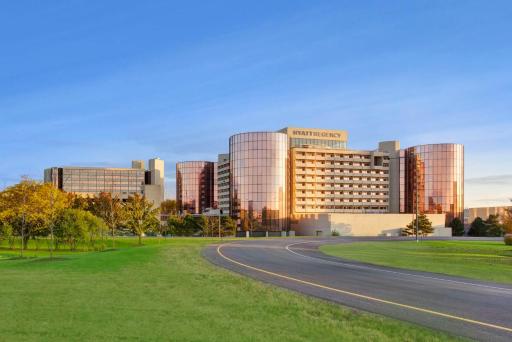 Hyatt Regency O'Hare Chicago - Housity