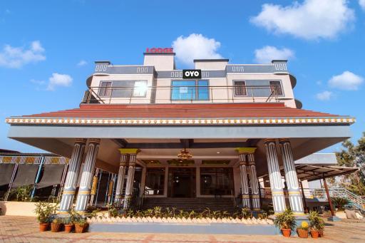 Hotel Partha International - Housity