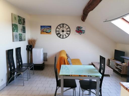 Appartement climatisé avec parking privé à Doué la fontaine - Housity