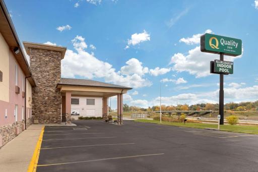 Quality Inn Newton at I-80 - Housity