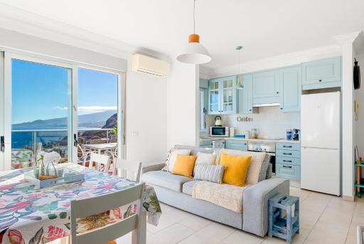 Boutique apartment with BBQ terrace and ocean views - Housity