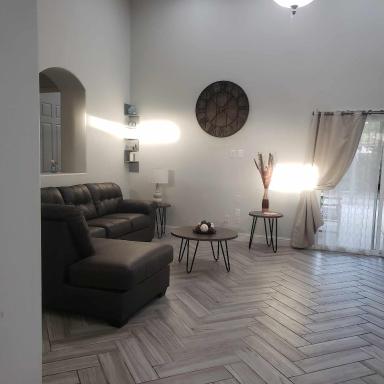 Woodward Park Cozy 3 Bedroom 2 Bathroom Home - Housity