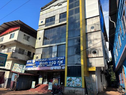 Chinmayi Tourist Home - Opposite to temple only 50 m - Housity