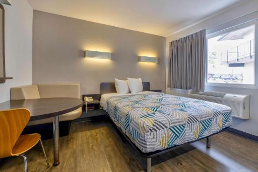 Motel 6-Oshkosh, WI - Housity